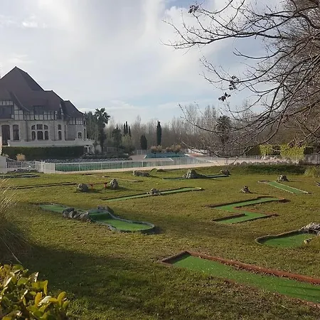 Mon En Ariege Avec Piscine בקתה *