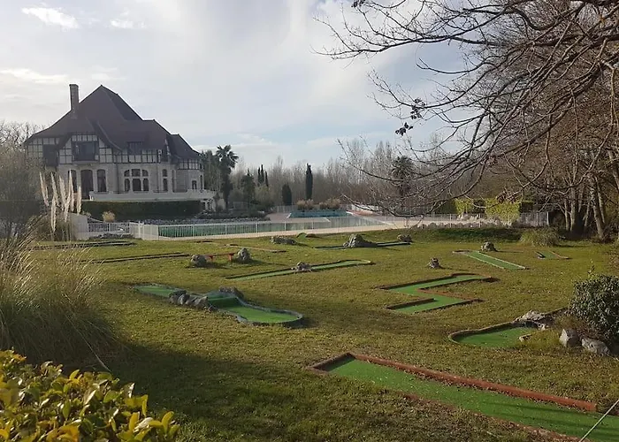 Mon En Ariege Avec Piscine בקתה *