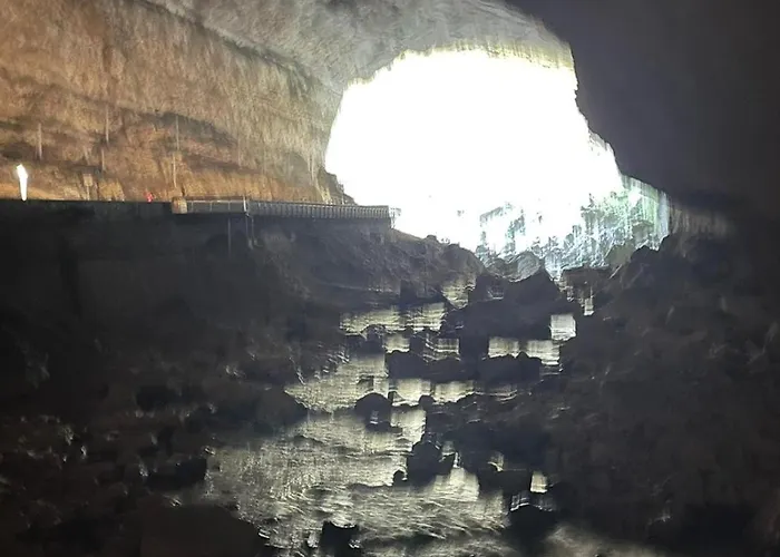 Mon En Ariege Avec Piscine בקתה